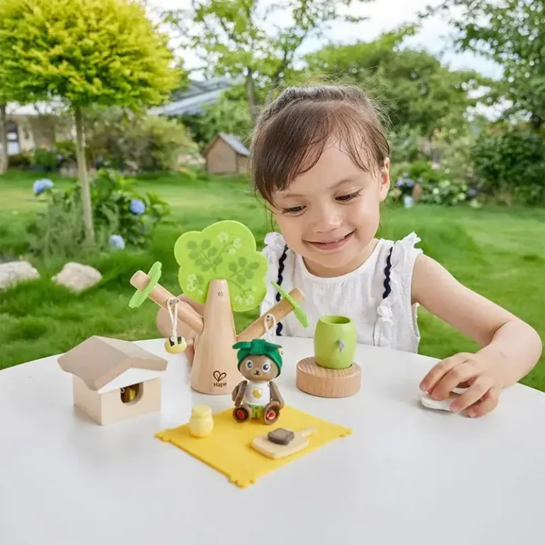 Hape Honey Bee Picnic