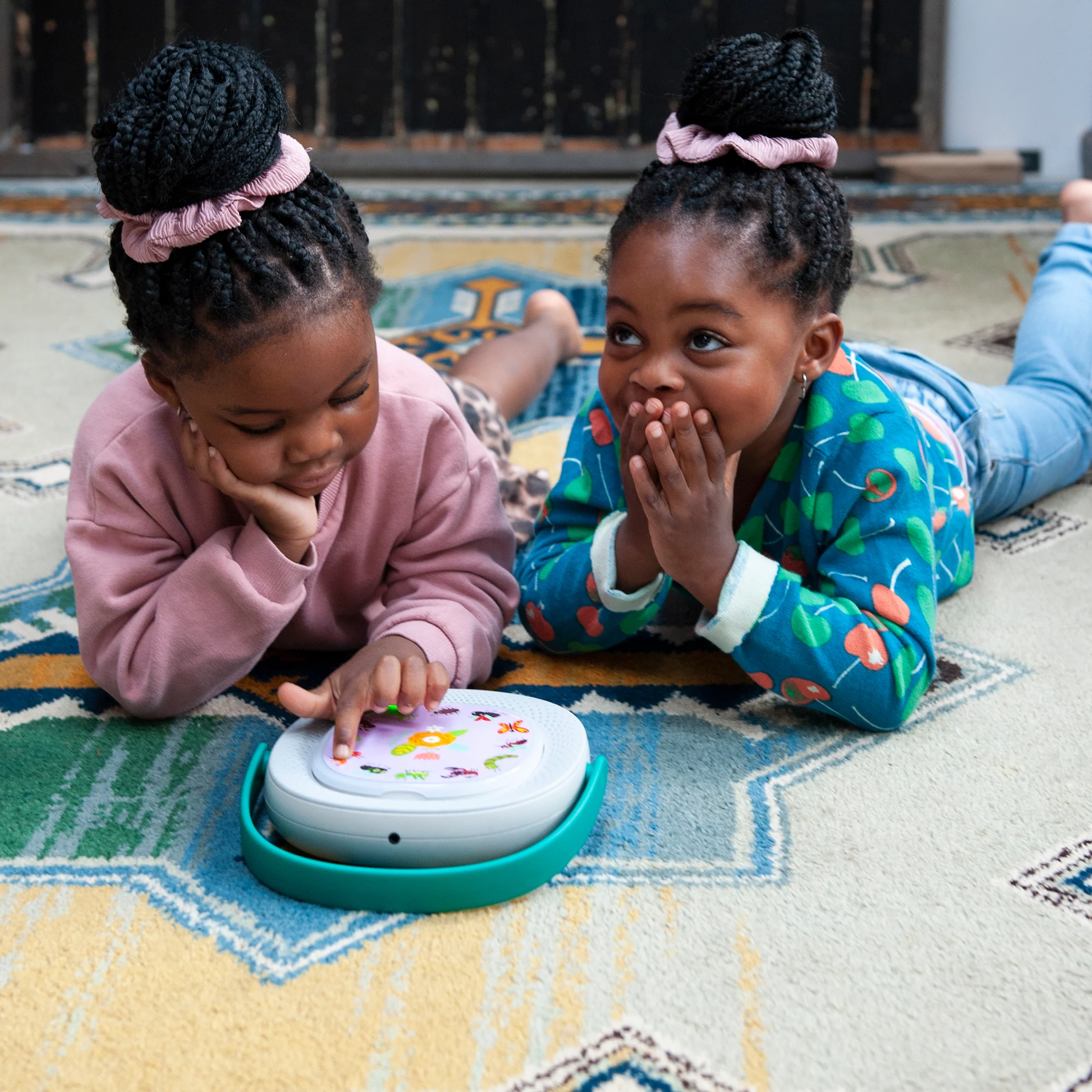 Kind speelt met TIMIO